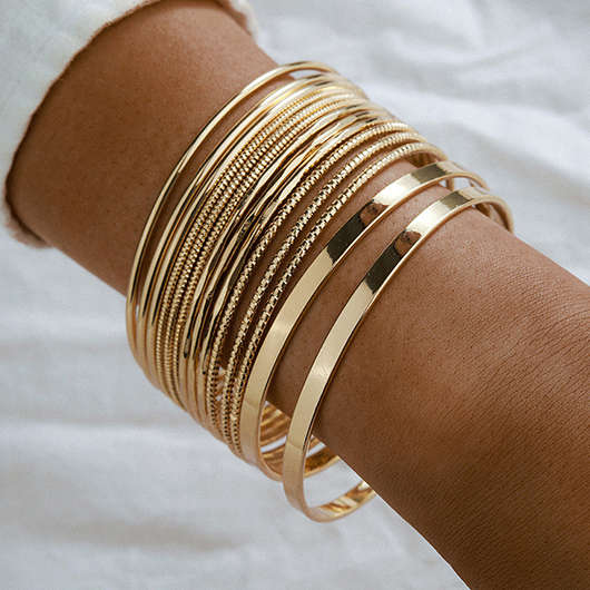 Round Alloy Detail Golden Bracelet Set