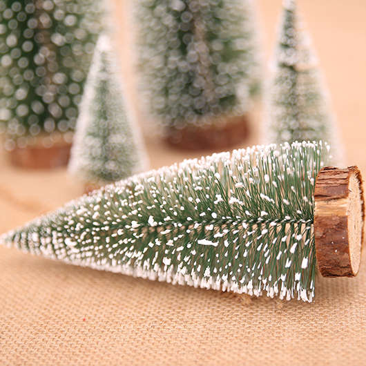 Snowy Detail Christmas Tree Print Green Decoration