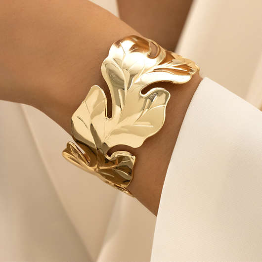 Texture Leaf Design Golden Alloy Bangle