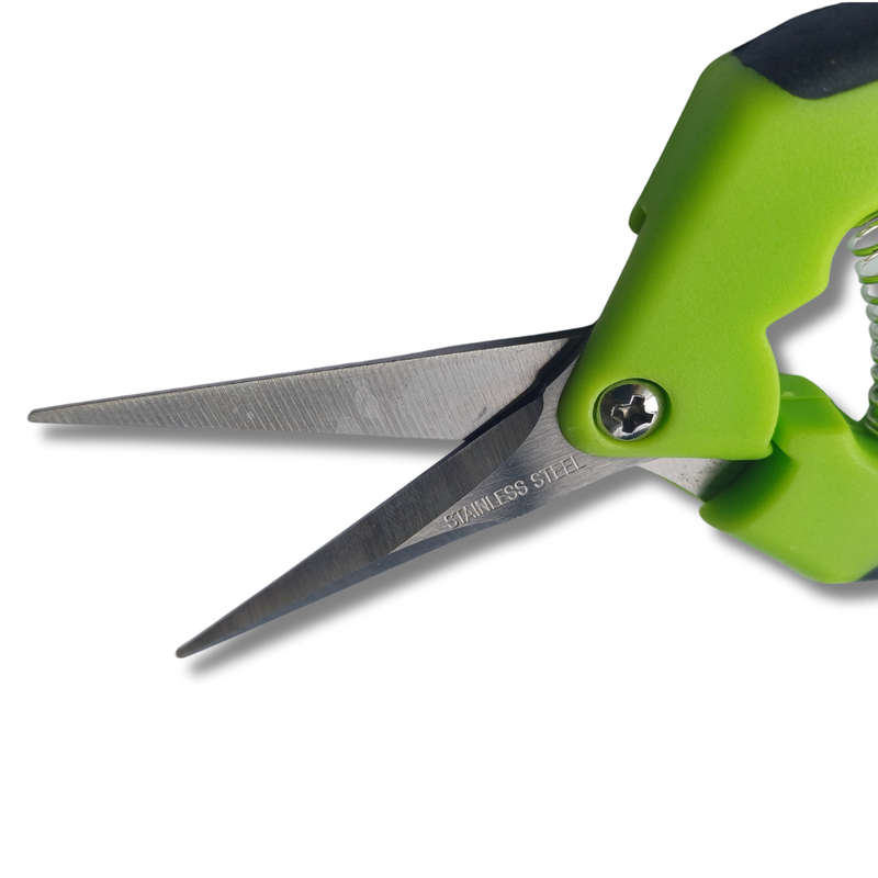 Pruners with Straight or Curved Blade