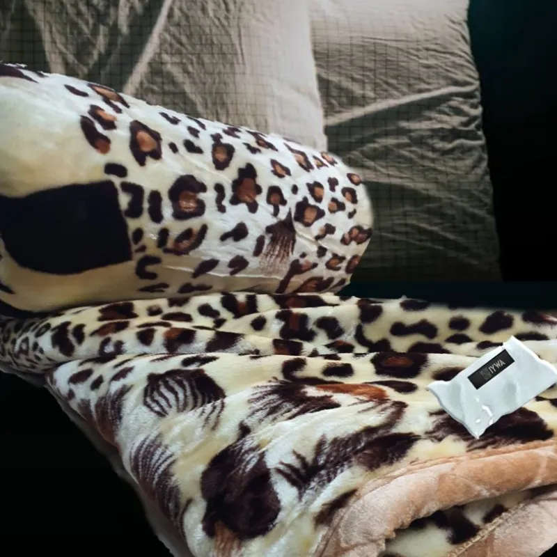 High Quality Extreme Warm Winter Blanket & Complementary IYWA Tieback - Brown Leopard