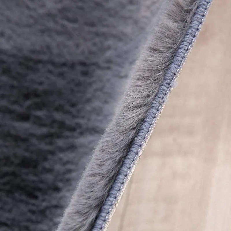 Fluffy warm/soft rug carpet(1.6M X 2.3M)