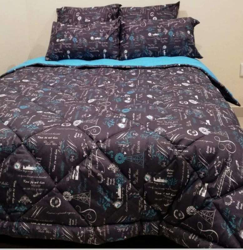 SMTE 5 Piece Quilted Comforter Black Paris Set - Queen with keychain