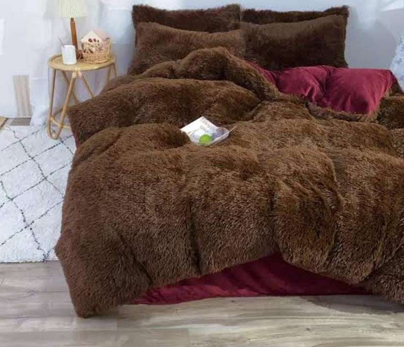SMTE 3 Piece Fluffy Comforters - Dark Brown with keychain