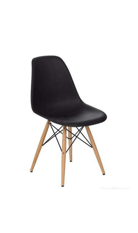 SMTE Wooden Leg Chair with keychain