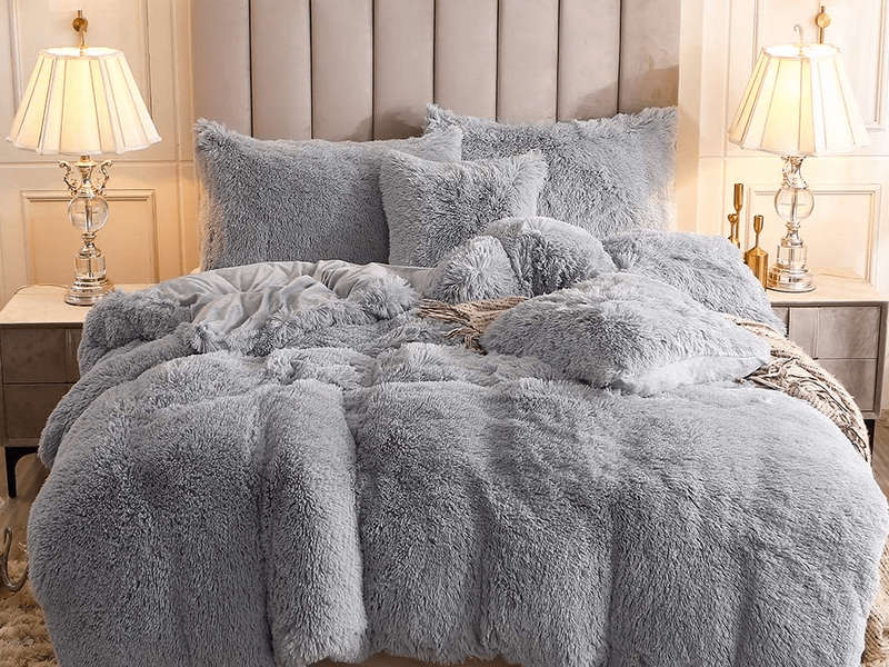 SMTE 3 Piece Fluffy Comforter Set - Grey with keychain