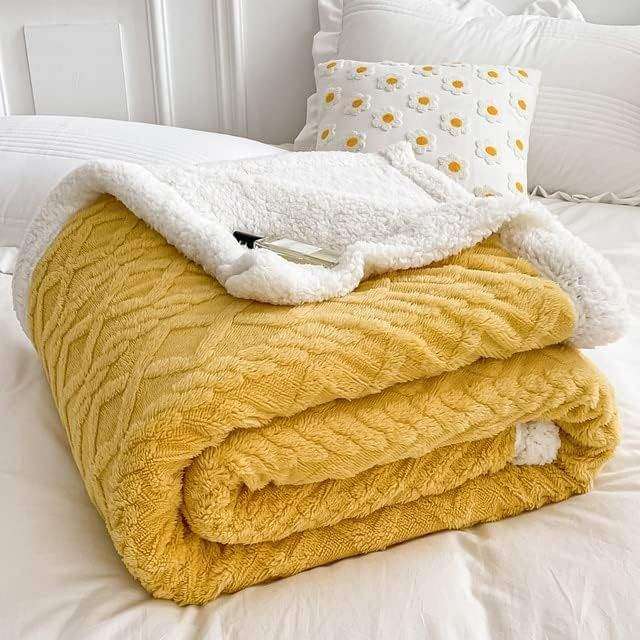 SMTE Wool Geometric Winter Queen Blanket - YELLOW with keychain