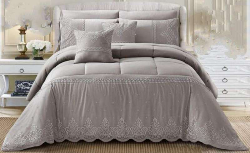 SMTE 7 Piece comforter Set - Grey with keychain