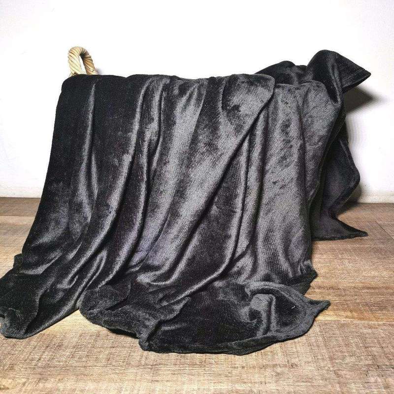 SMTE Blanket Throw Flannel Fleece - 150 x 200cm - Black with keychain