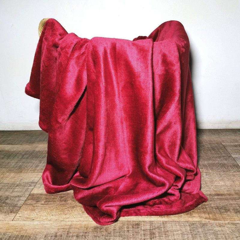 SMTE Blanket Throw Flannel Fleece - 150 x 200cm - Red with keychain