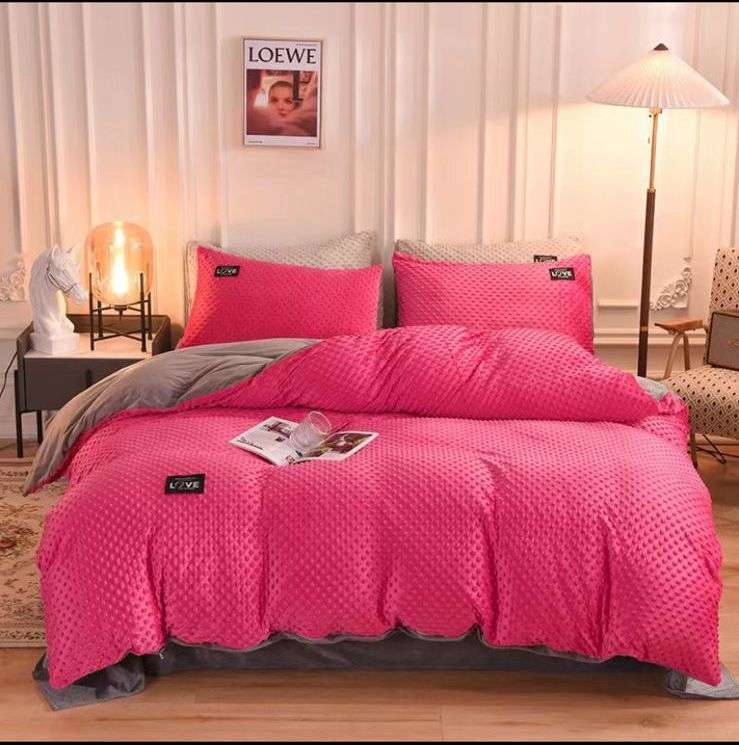 SMTE Polka Comforter Set - Shocking Pink with keychain