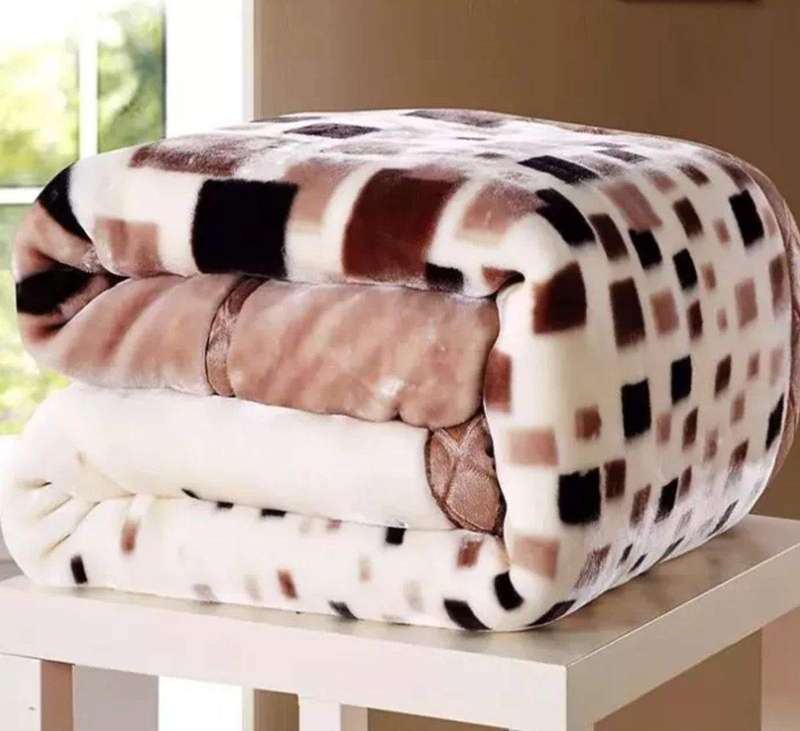 SMTE High Quality Extreme Warm Winter Blanket - Dijon with keychain