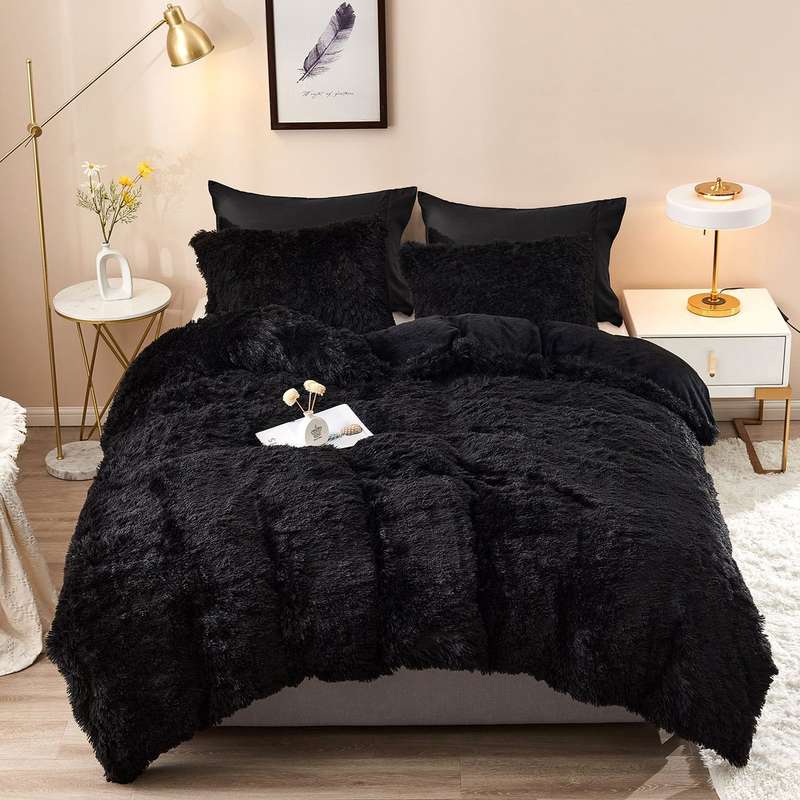 SMTE Fluffy 3 Piece Comforter- Black with keychain
