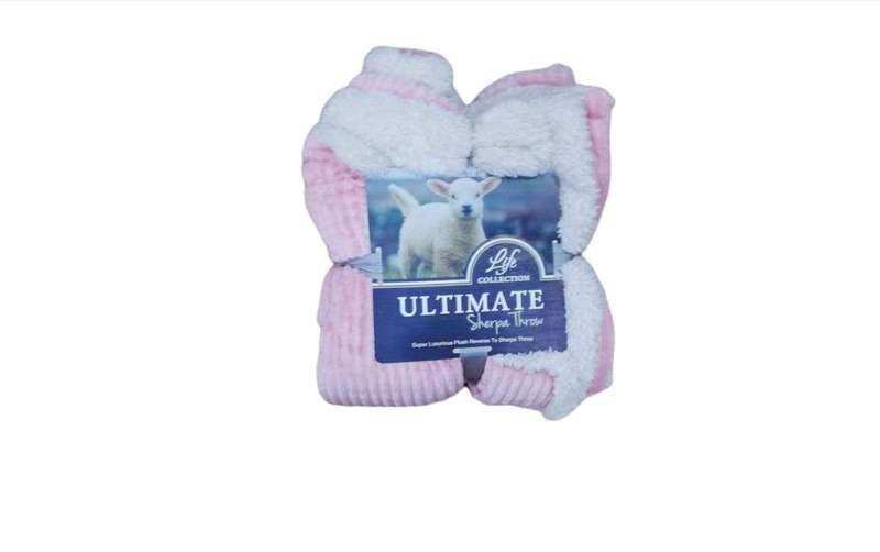 SMTE Ultimate Sherpa Throw 06 with keychain