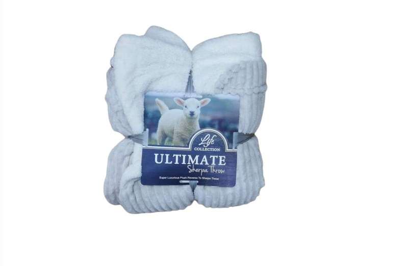 SMTE Ultimate Sherpa Throw 05 with keychain
