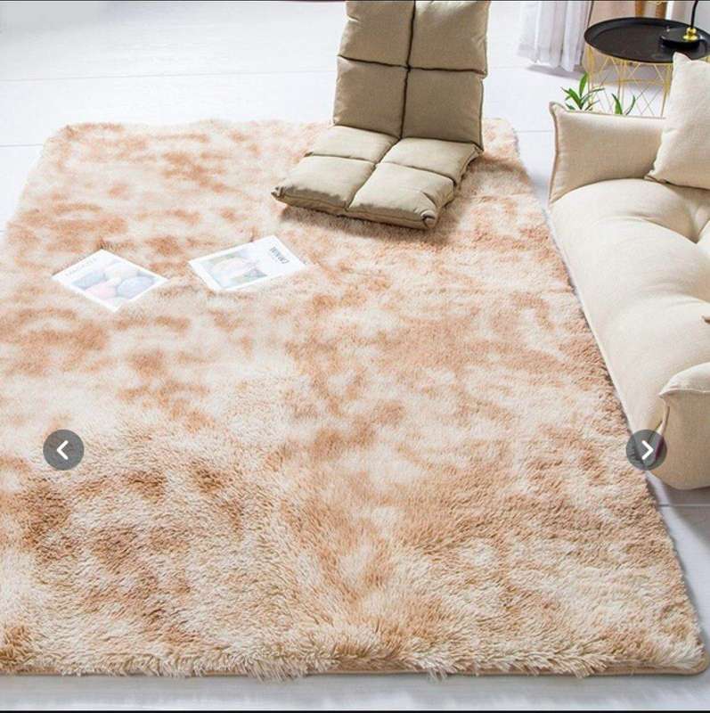 SMTE Fluffy Rug - Light Brown Ombre with keychain