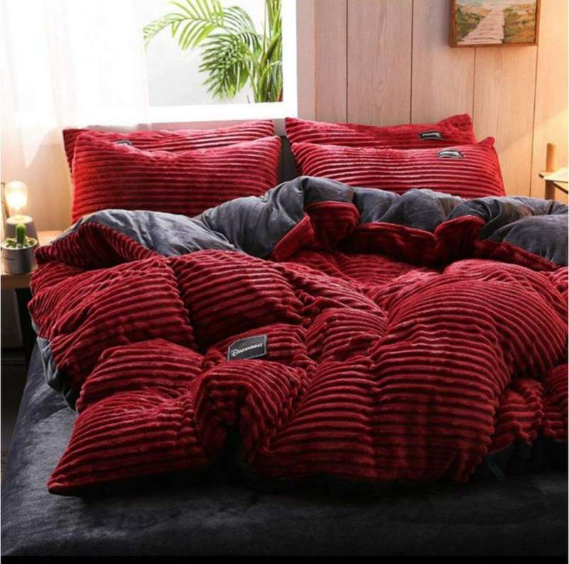 SMTE Dream World Striped Duvet Cover Set - Red with keychain