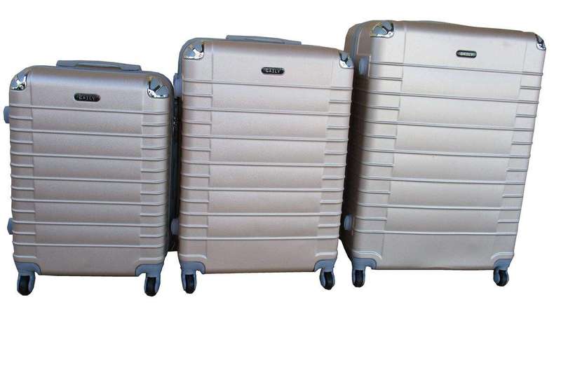 SMTE 3 Piece Holiday Luggage Set - 30 inch - Gold with keychain
