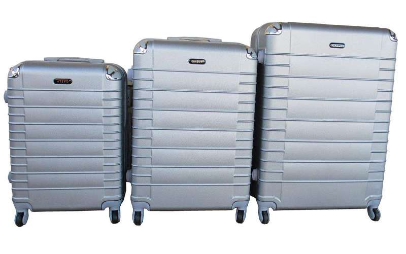 SMTE 3 Piece Holiday Luggage Set - 30 inch - Silver with keychain