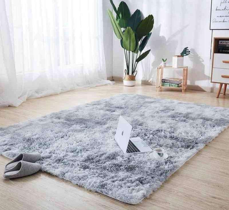SMTE Large Premium Quality Fluffy Carpet/Rug - Silver and Grey Mix with keychain