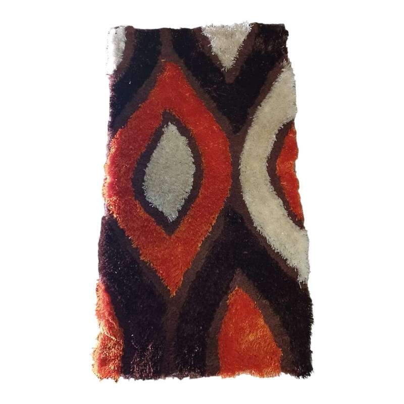 SMTE 60 cm x 110 cm Rug - White with keychain