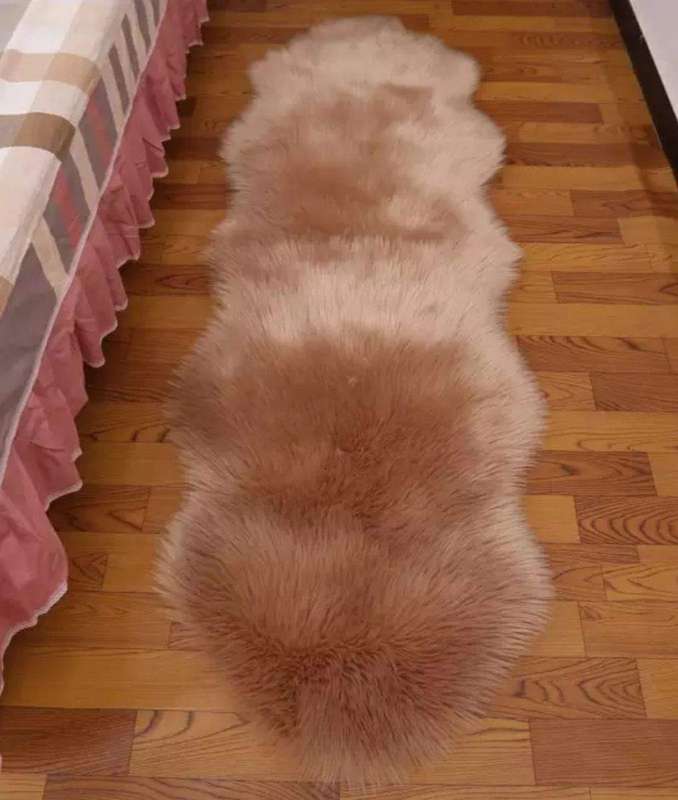 SMTE Fluffy Rug Carpet - Gold with keychain