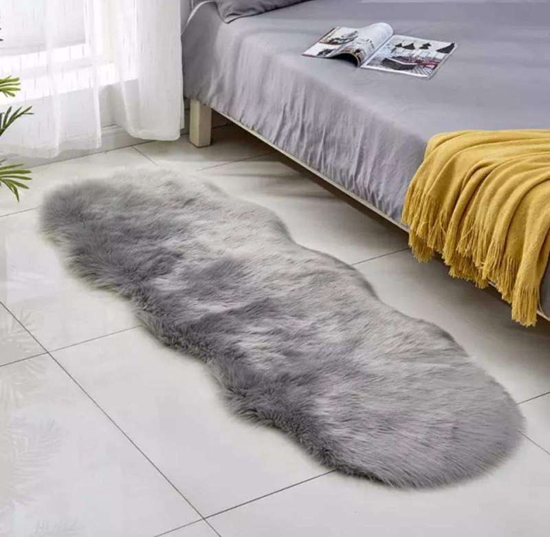 SMTE Fluffy Rug Carpet - Grey with keychain