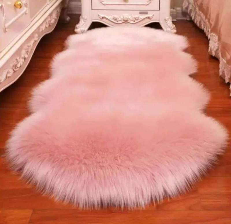SMTE Fluffy Rug Carpet - Light pink with keychain