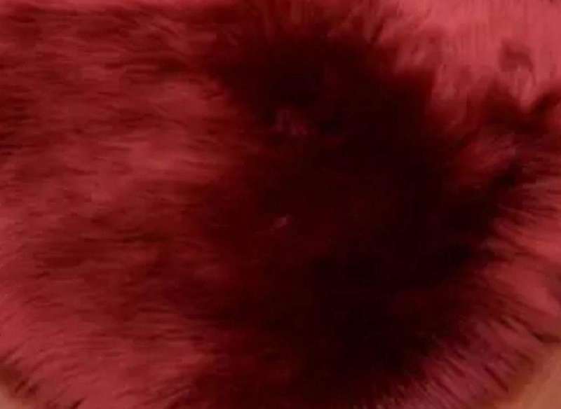 SMTE Fluffy Rug Carpet - Maroon with keychain