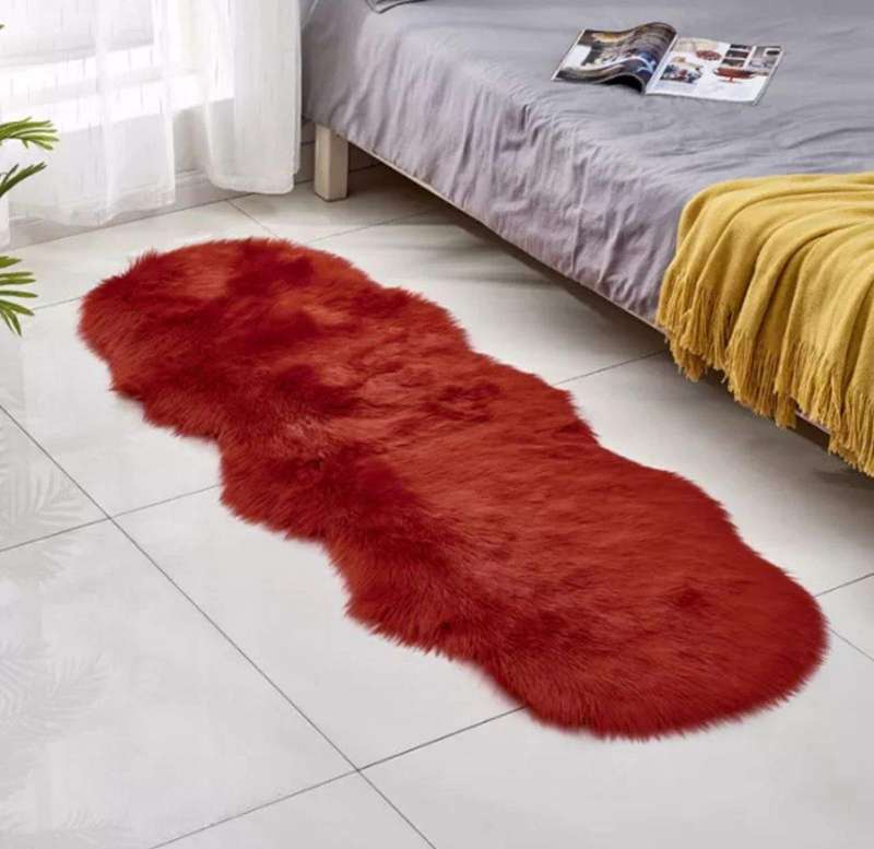 SMTE Fluffy Rug Carpet - Red with keychain