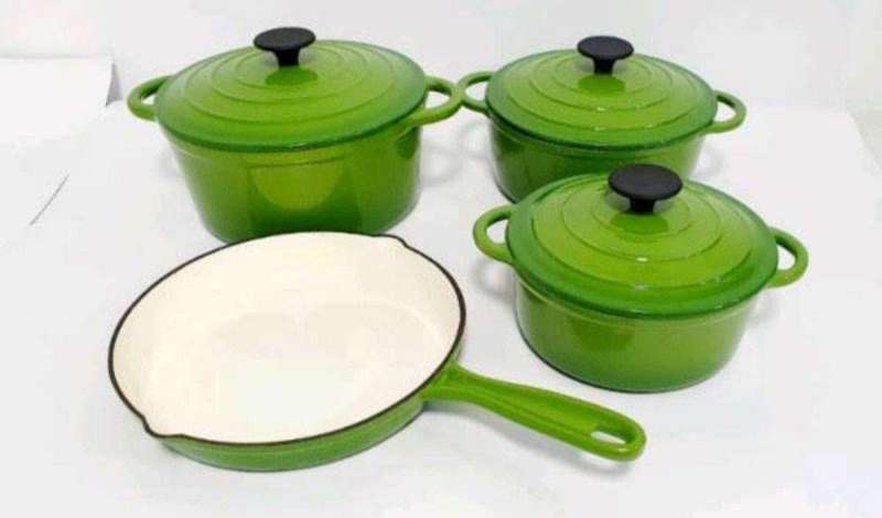 SMTE Dream World-Cast Iron 7pcs pots set - Green with keychain