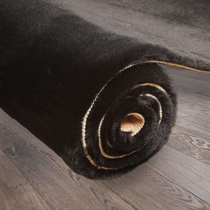 SMTE Ultra Soft Fur Rug/ Carpet Floor Mat(100cm by 140cm) - Black with keychain
