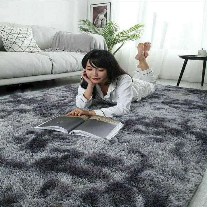 SMTE 140 x 180cm Plush Three Tone Fluffy Carpet - Shaggy & Foldable Rugs - Grey with keychain