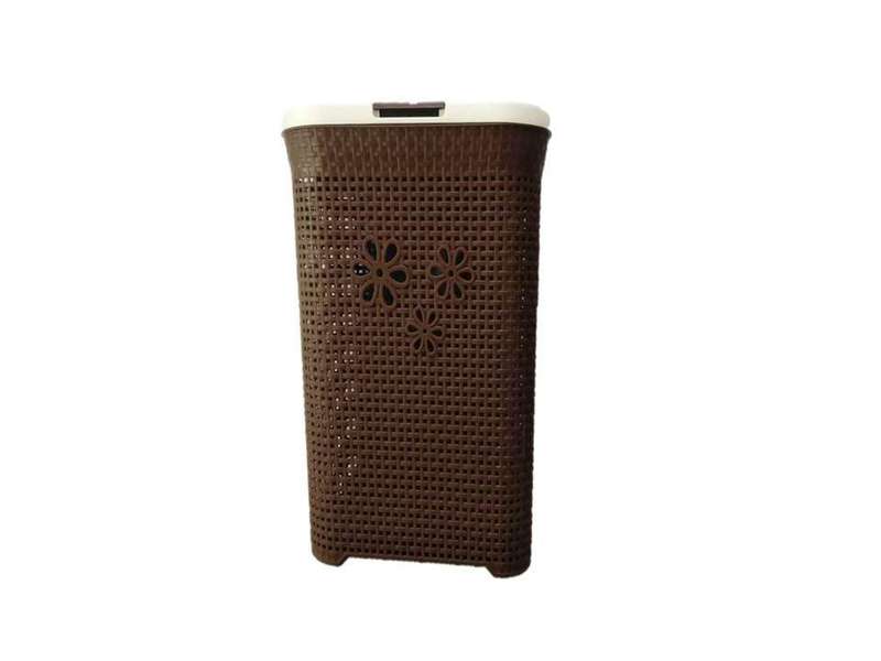 SMTE Classic Laundry Basket - Brown/White with keychain
