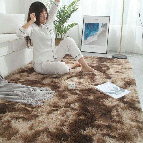 SMTE Fluffy Carperts - Brown, White with keychain