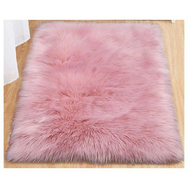 SMTE Faux Fur Rug (1.2m x 1.8m) - Mink with keychain