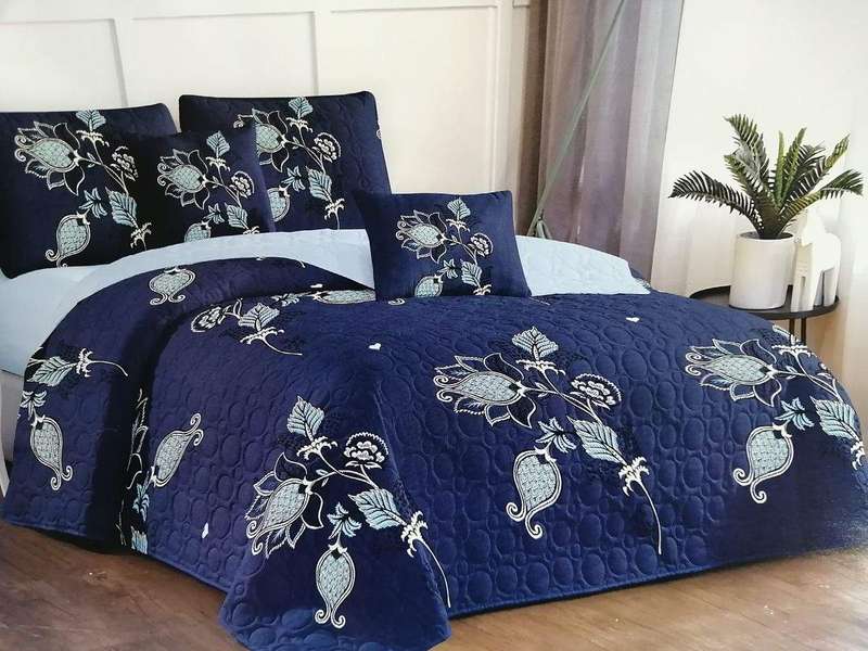 SMTE 5 Piece Quilt Set Blue Flower Designed Bedspread Set - Queen with keychain