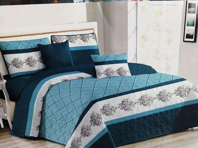 SMTE 5 Piece Quilt Set Light Blue/Green Designed Bedspread Set with keychain