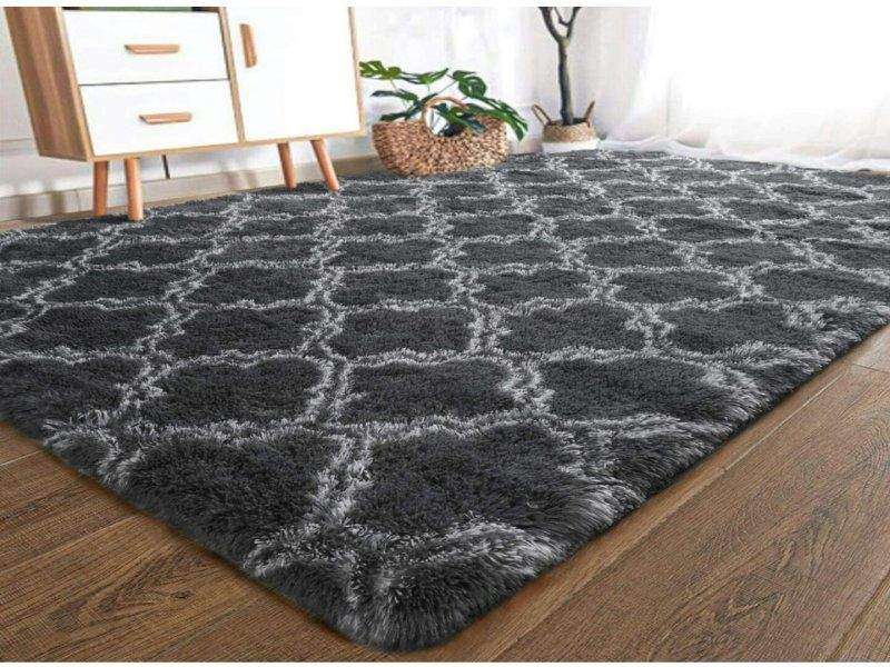 SMTE Black With White Fluffy Rug/Carpet (150cmx200cm) with keychain