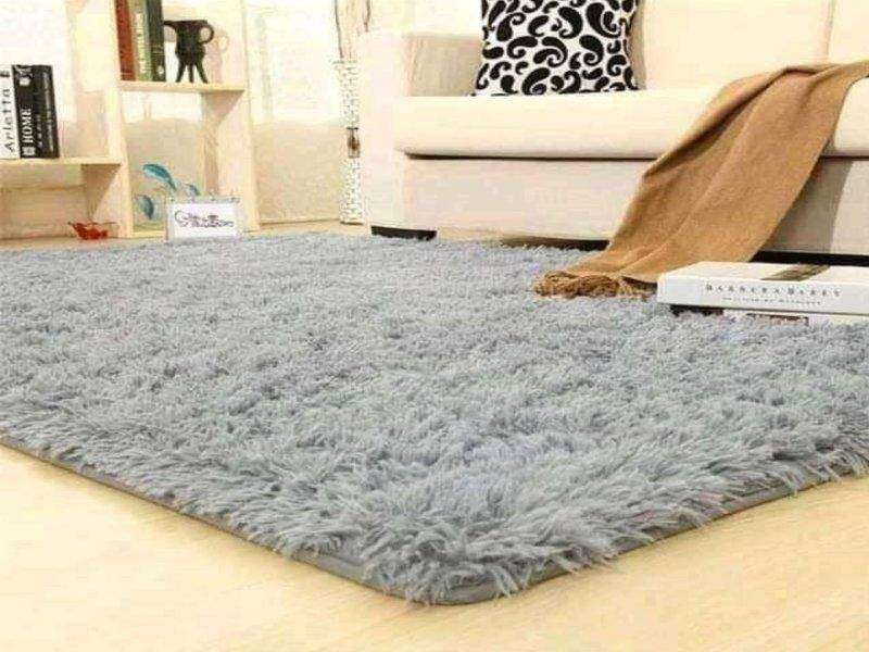 SMTE Grey Shaggy Fluffy Rug/Carpet (150cmx200cm) with keychain