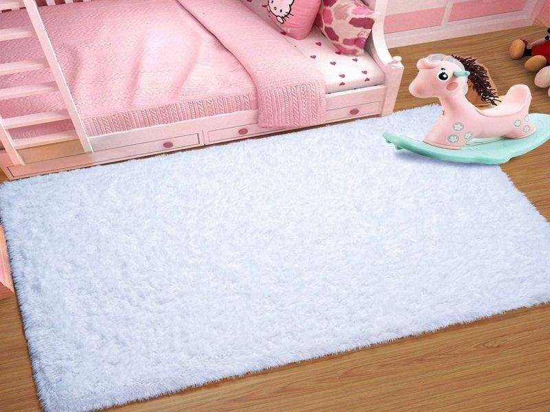 SMTE White Shaggy Fluffy Rug/Carpet (150cmx200cm) with keychain
