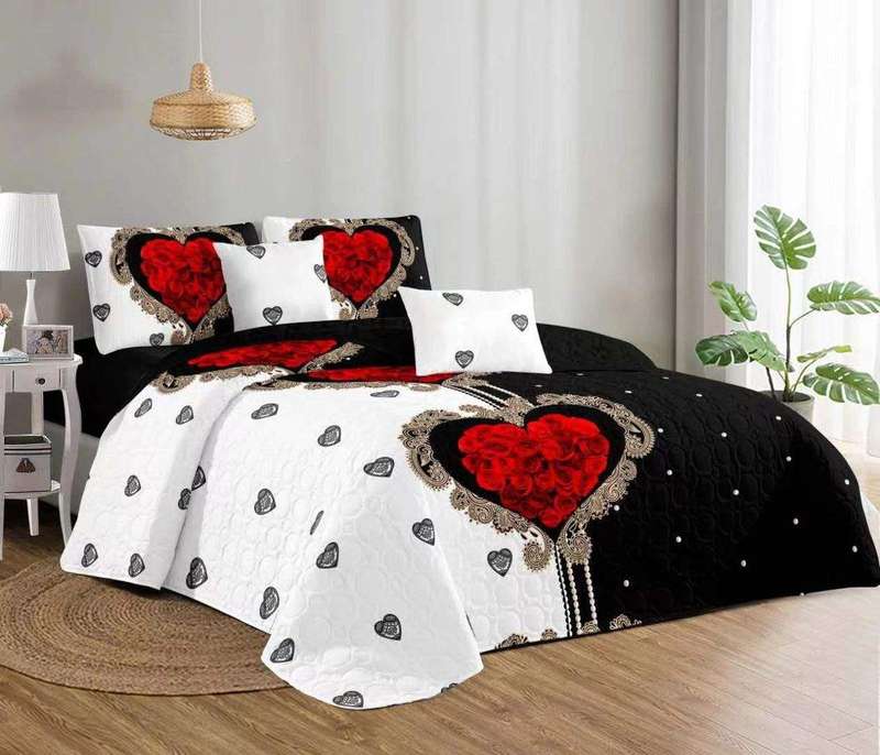 SMTE 5 Piece Quilt Set Heart Bedspread Set with keychain