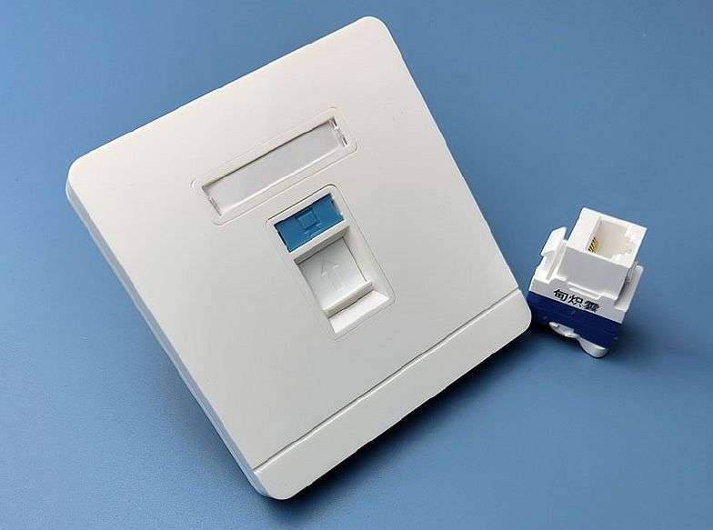 FACEPLATE SINGLE 1-PORT RJ45 85MM X 85MM