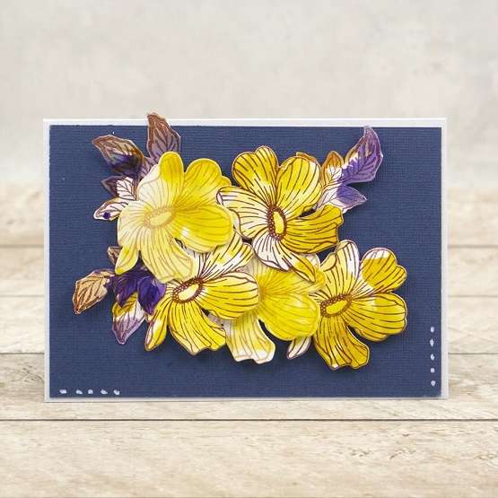 Couture Creations - Delightful Flower