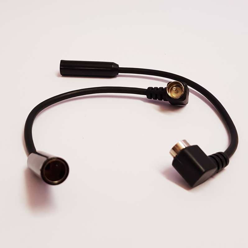 CAR ANTENNA ADAPTOR