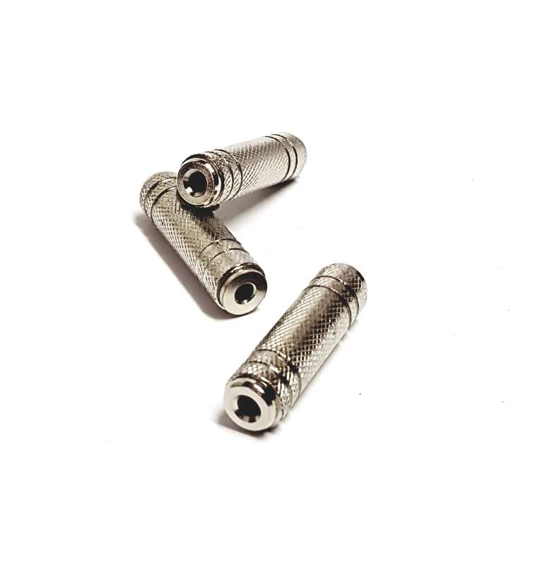 Adaptor 3.5mm (Female) to 3.5mm (Female) METAL
