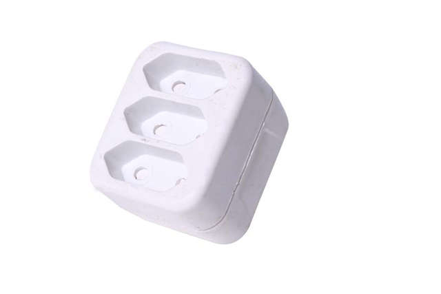 3 X 2PIN TRIPLE TO 3PIN ADAPTOR