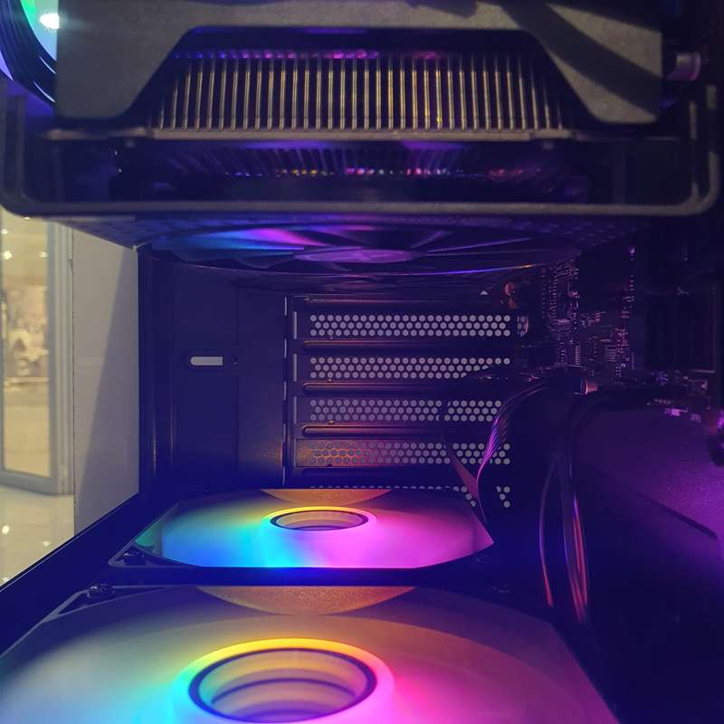 Powerful Gaming PC  Intel i5-12500, RX 6600 XT, 16GB RAM, 256GB NVMe SSD