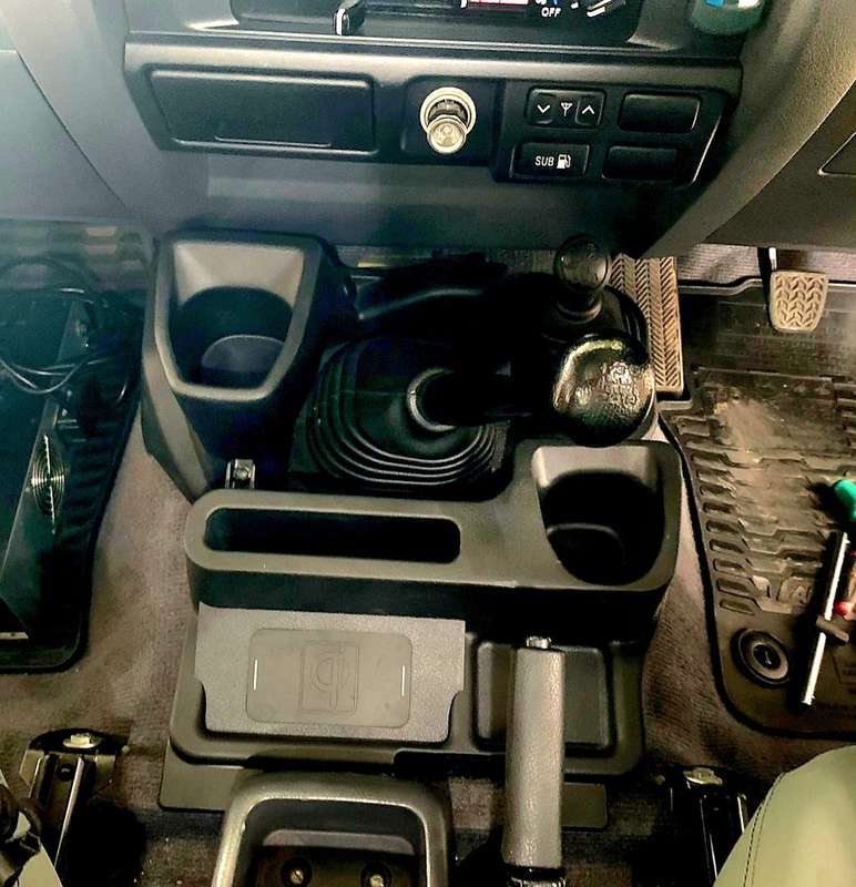 Toyota Landcruiser cupholder with wireless charger (Note only Fits V8 &amp; V6)