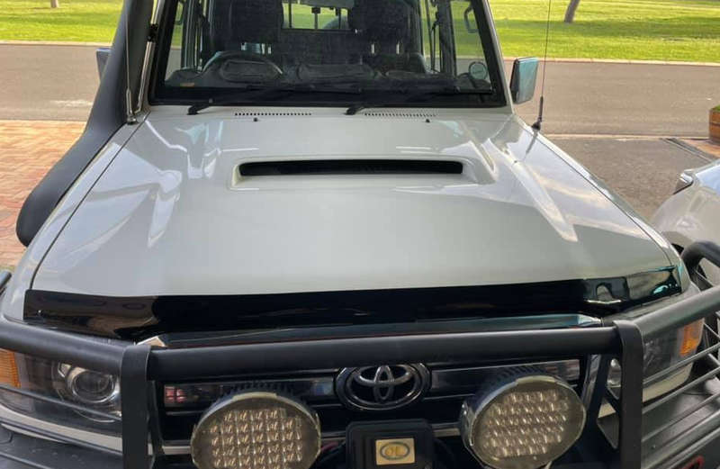 Toyota Landcruiser 79 &amp; 76 Series Bonnet Guard Black with logo Or Clear 2017-
